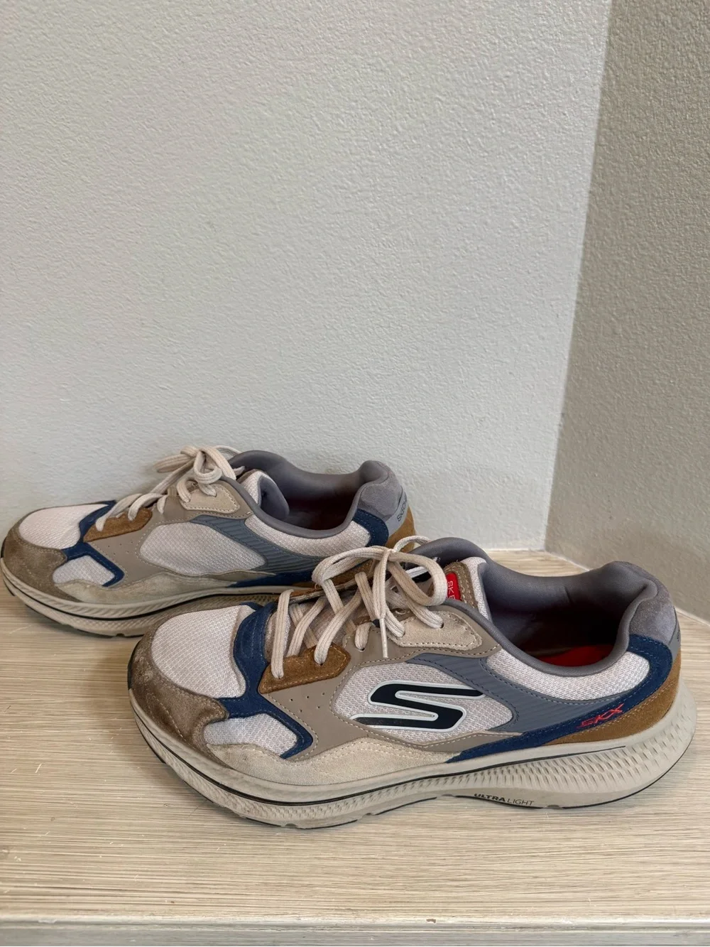 Skechers men Beige Navy Gray Athletic Sneakers size 13